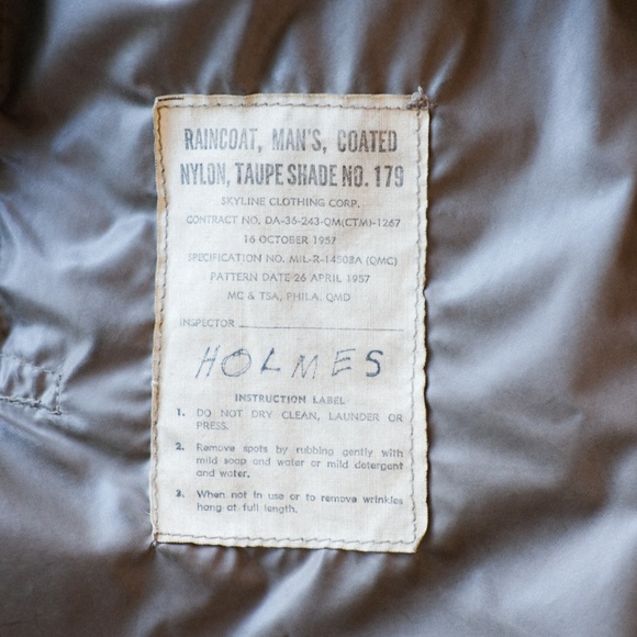 Vintage Army Green Raincoat - Picture 4 of 4